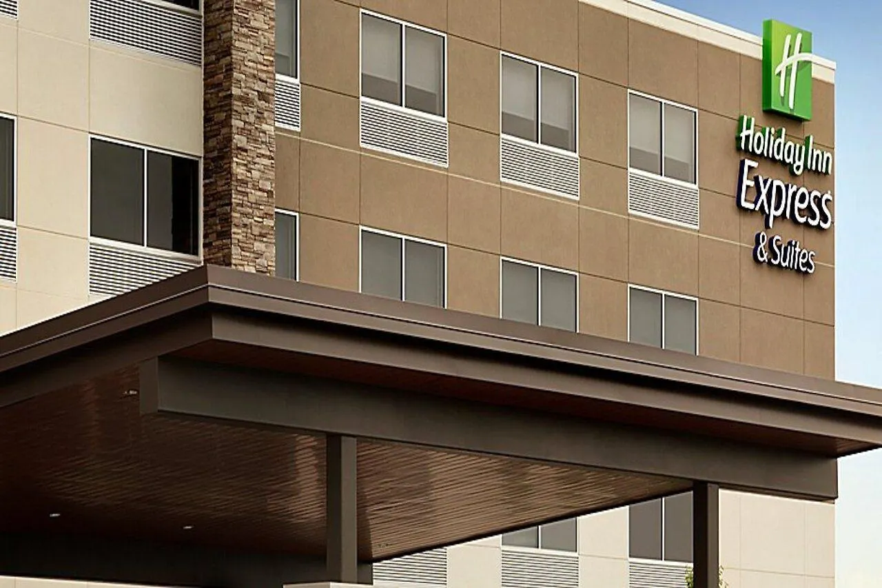 Holiday Inn Express & Suites - Savannah W - Chatham Parkway By Ihg Hotel