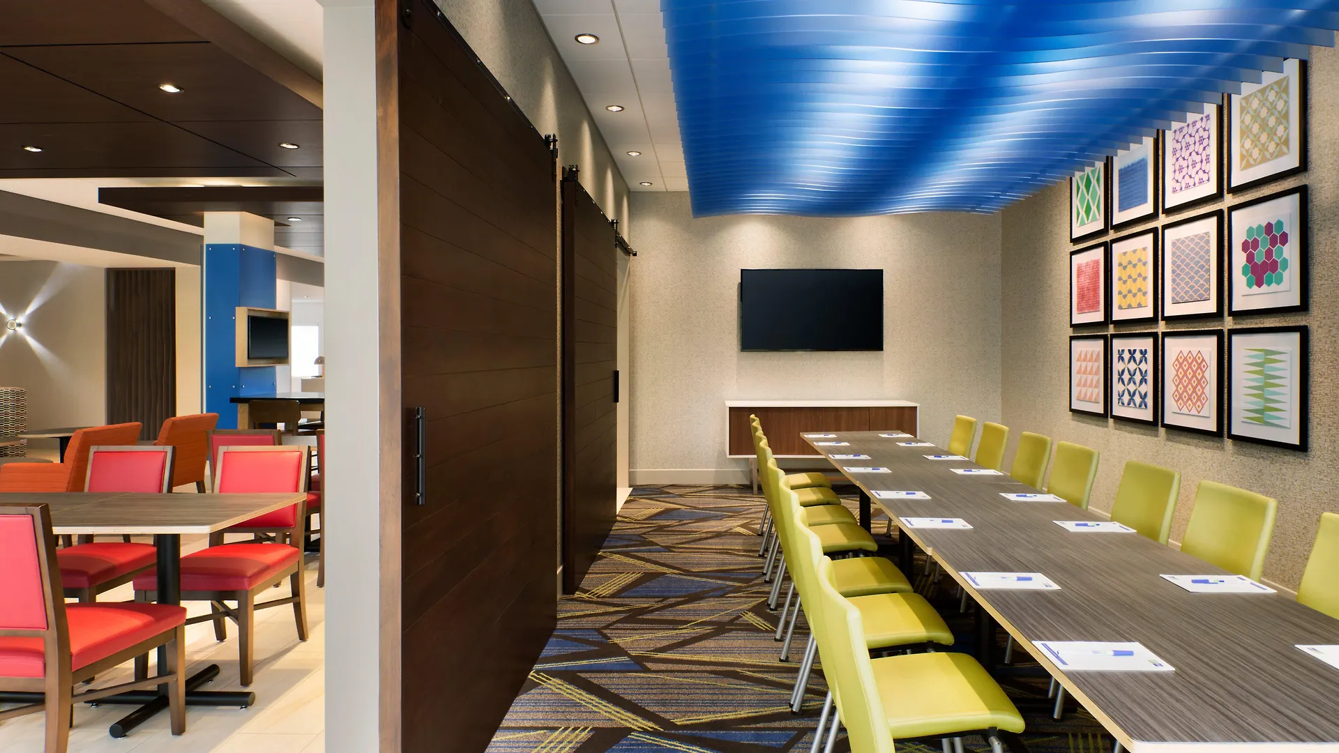 Holiday Inn Express & Suites - Savannah W - Chatham Parkway By Ihg